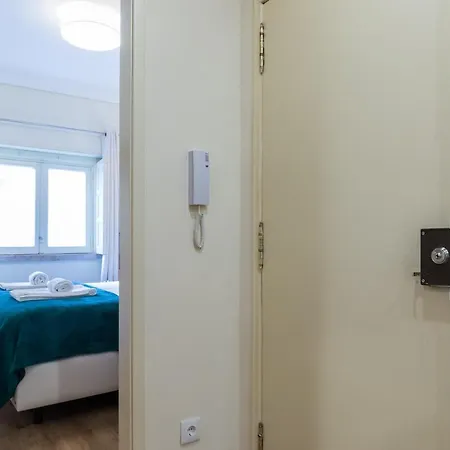 Portucale ! 3 Bedroom With Private Terrace Daire Lisboa